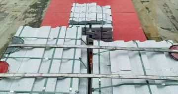 福州 芝麻白仿形加直形路沿石出货日常