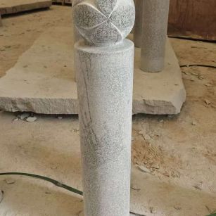 福州 芝麻白花岗岩石材挡车石柱、停车柱、圆柱挡车柱、方柱挡车柱等