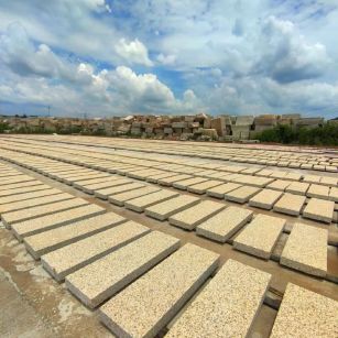 福州 黄金麻花岗岩荔枝面地铺石防护中