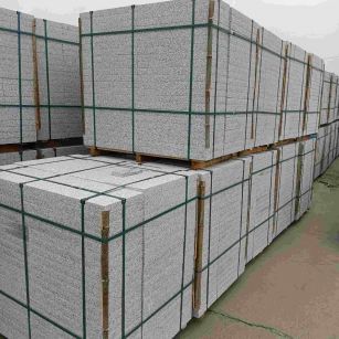 福州 白麻花岗岩石材荔枝面地铺石（300*600*50）