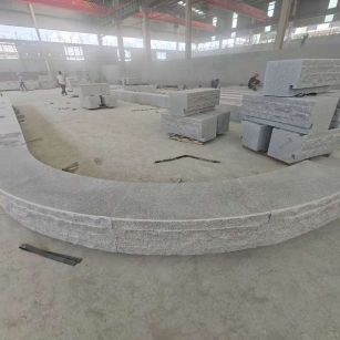 福州 芝麻白异形坐凳，自然面光面弧形加工