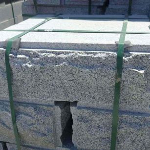 福州 芝麻白花岗岩自然面成品