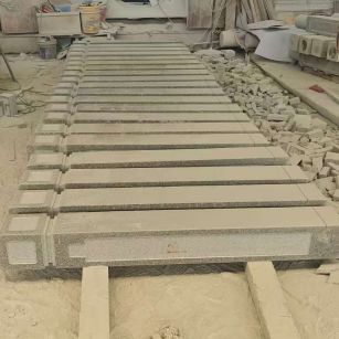 福州 芝麻白异形加工雕刻-栏杆大柱，方柱