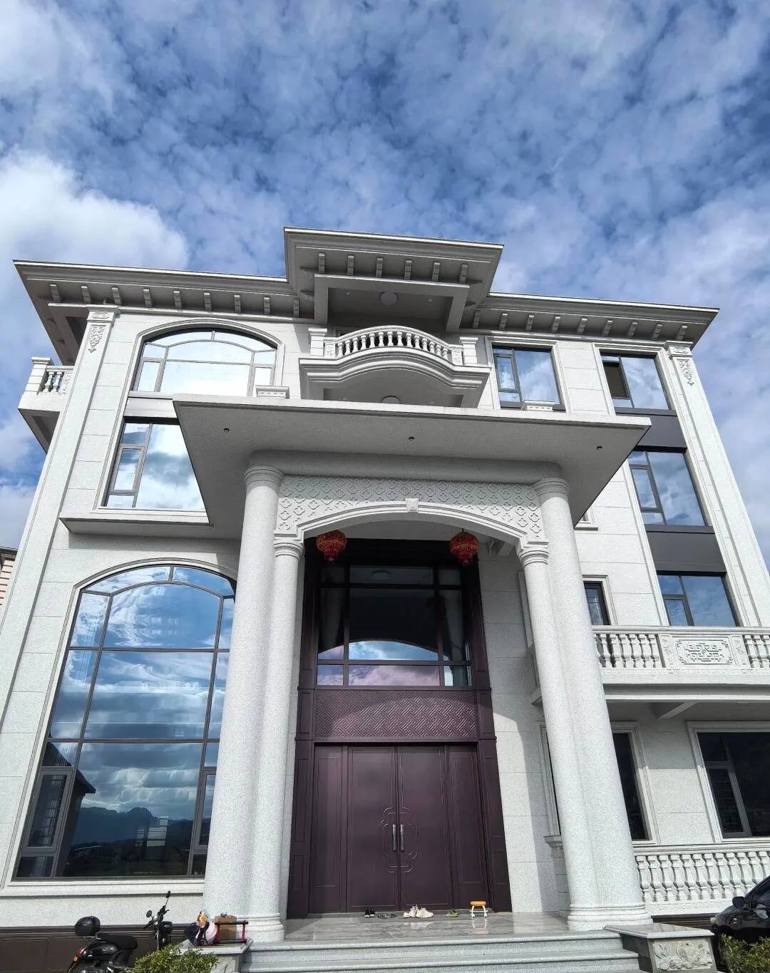 福州白麻别墅外墙干挂石材效果示例