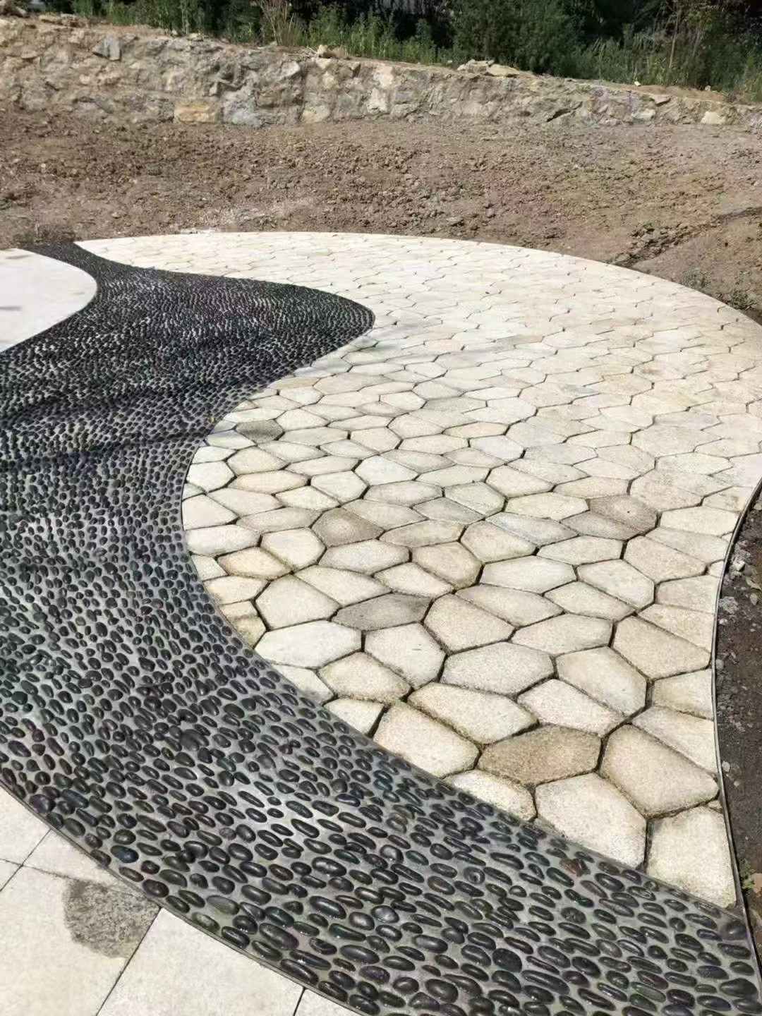 福州 黄金麻冰裂纹地铺石工地铺装案例