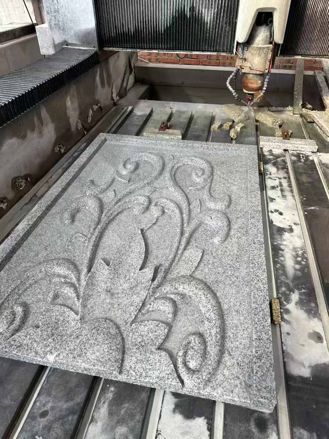 福州 白麻别墅干挂雕花板