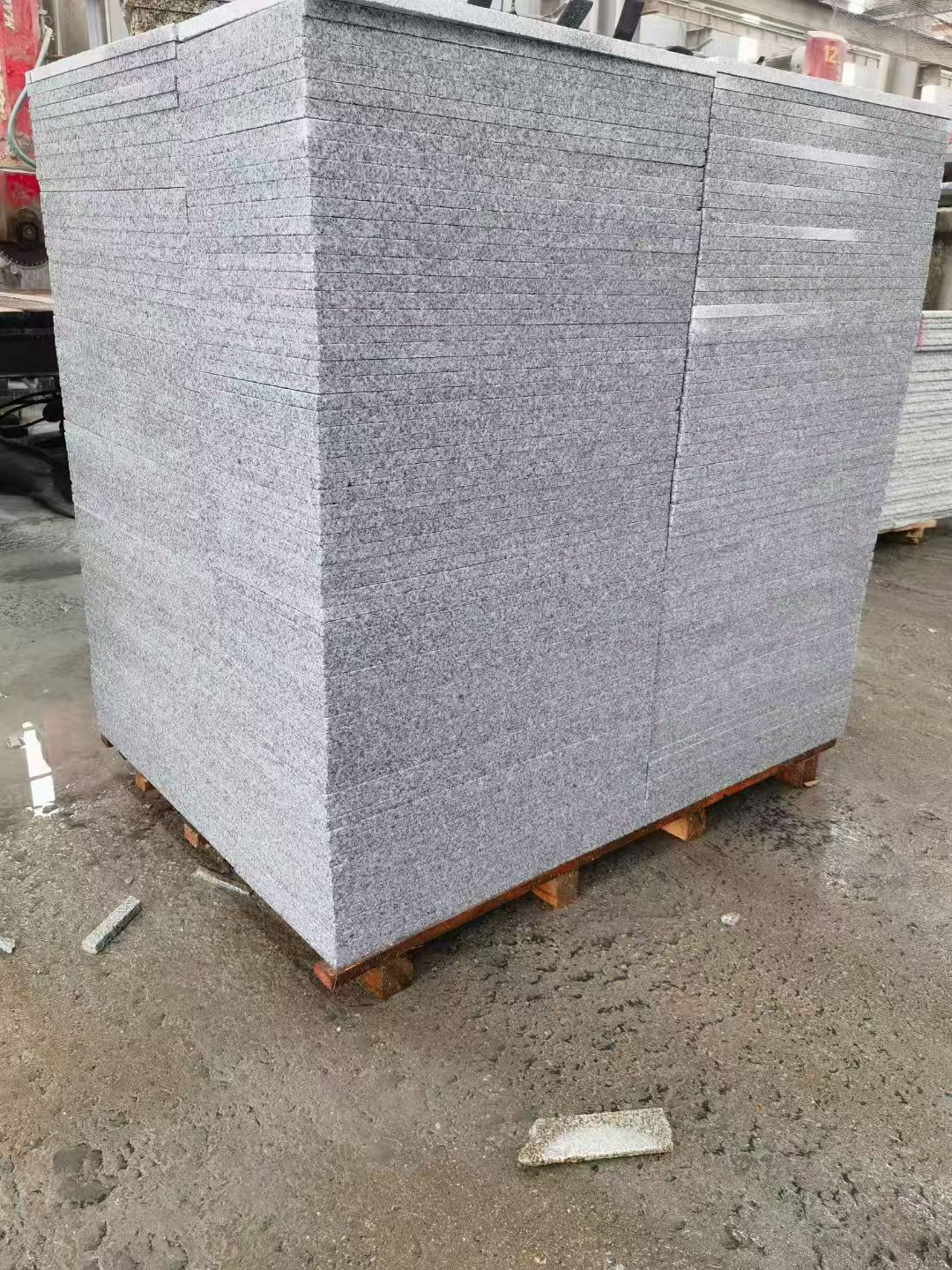 福州 芝麻白火烧面1.8厚300*600地铺石，尺寸标准，厚薄均匀