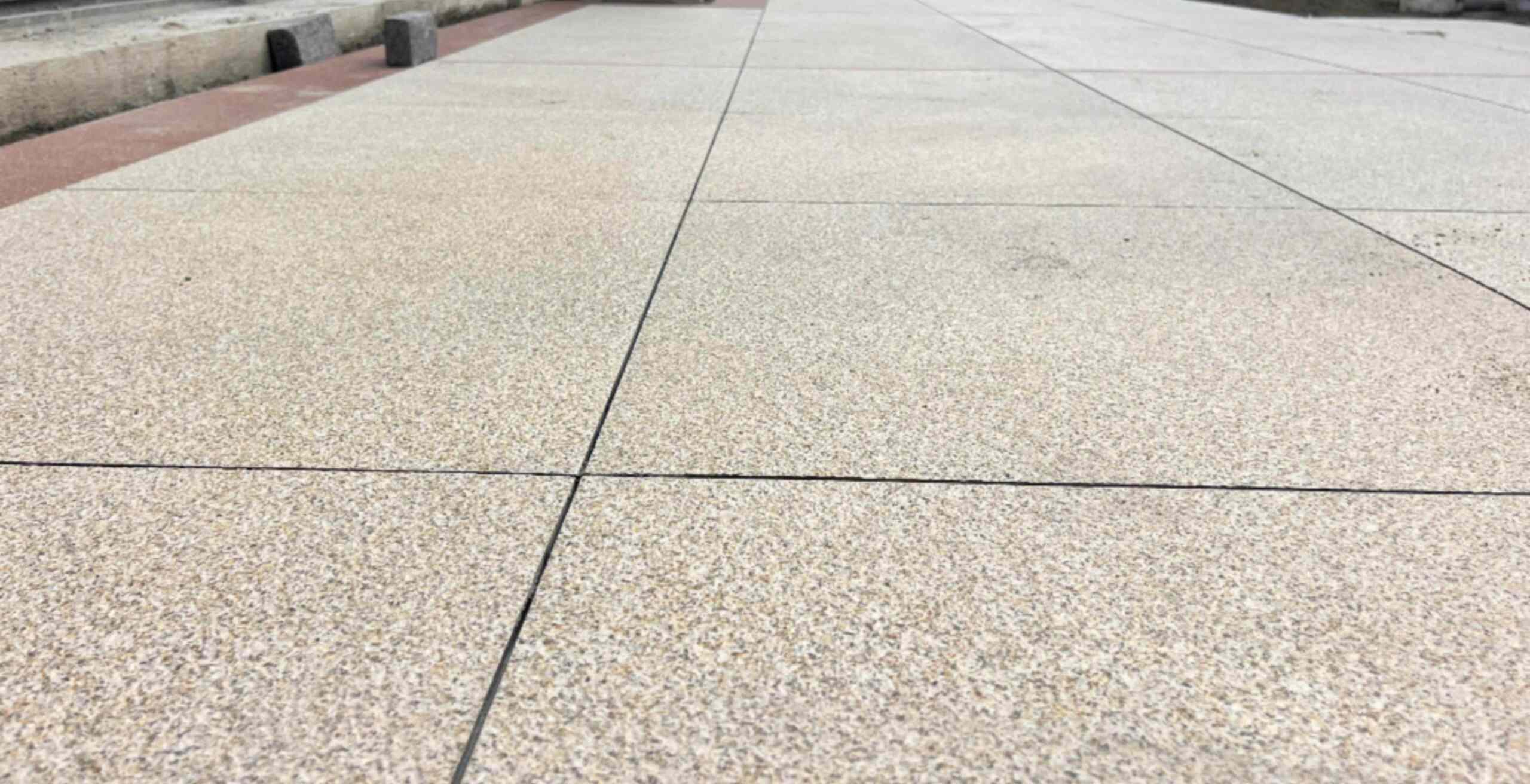 福州 黄金麻花岗岩石板材荔枝面地面铺装效果