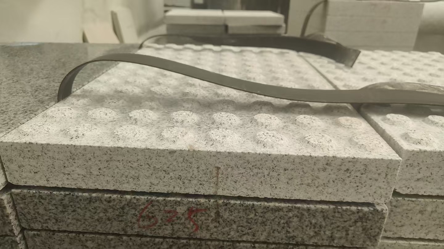 福州 芝麻白花岗岩6.0公分荔枝面五轴加工雕刻盲点