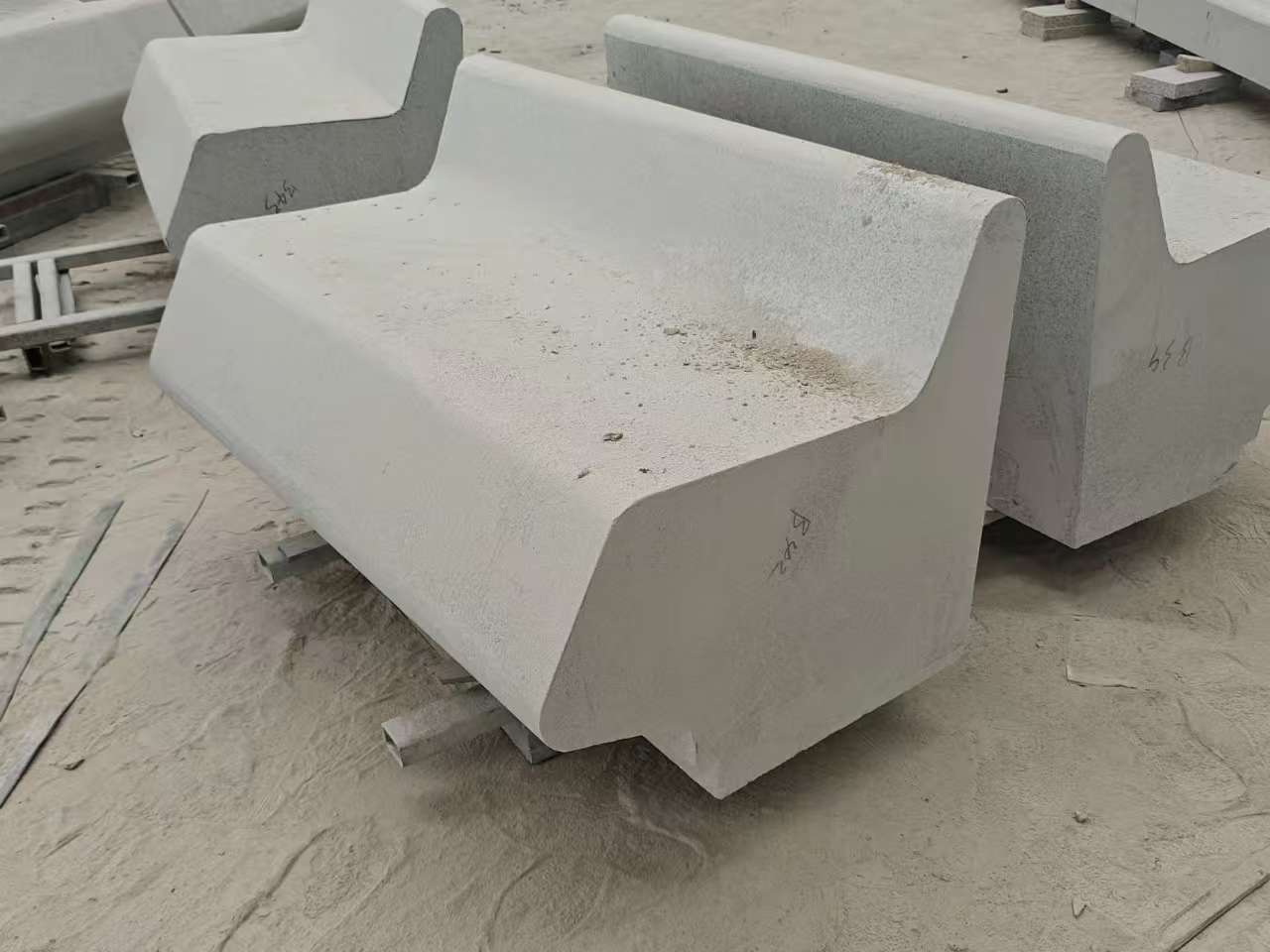 福州 芝麻白花岗岩异形坐凳，石凳