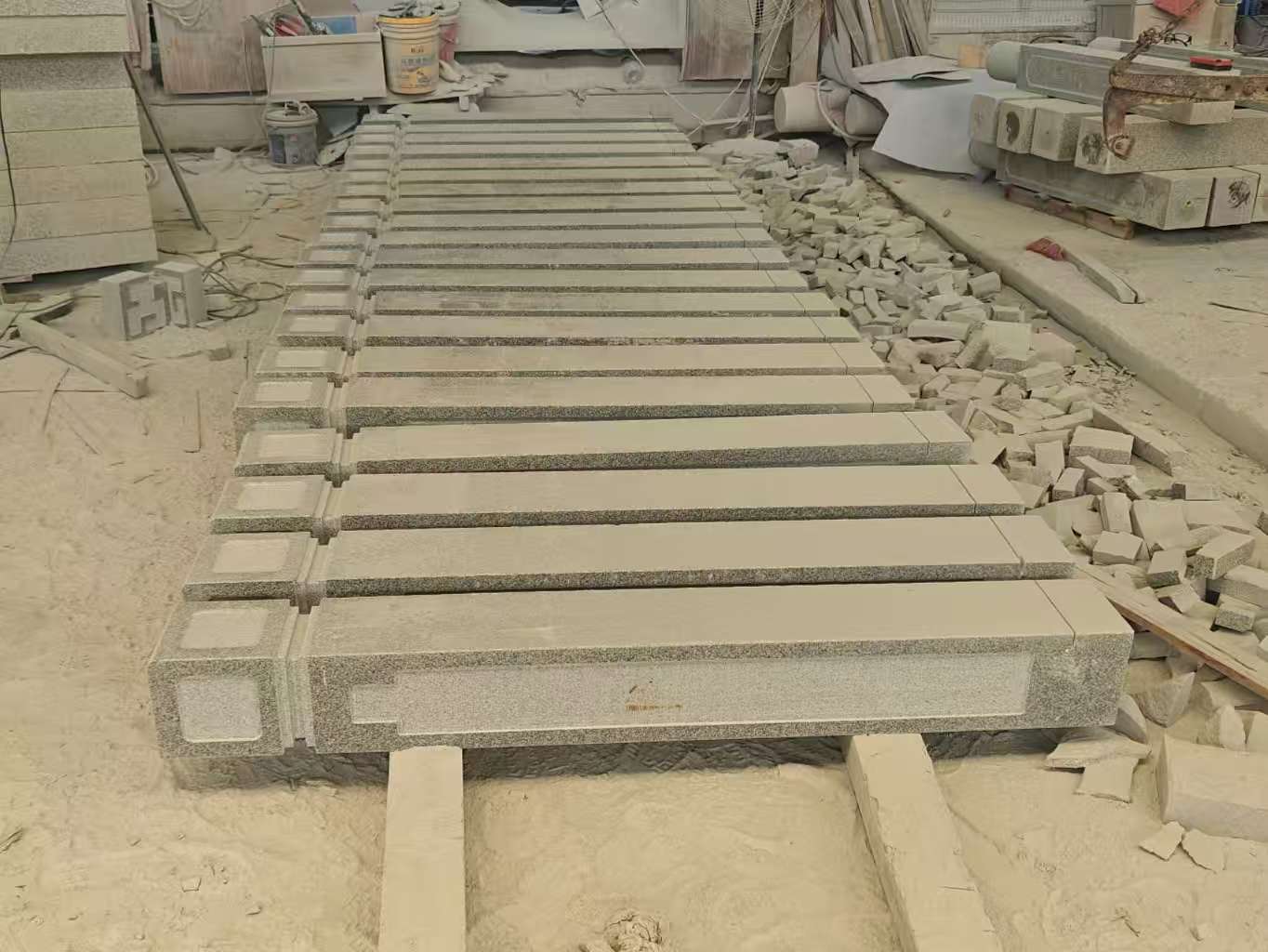 福州 芝麻白异形加工雕刻-栏杆大柱，方柱