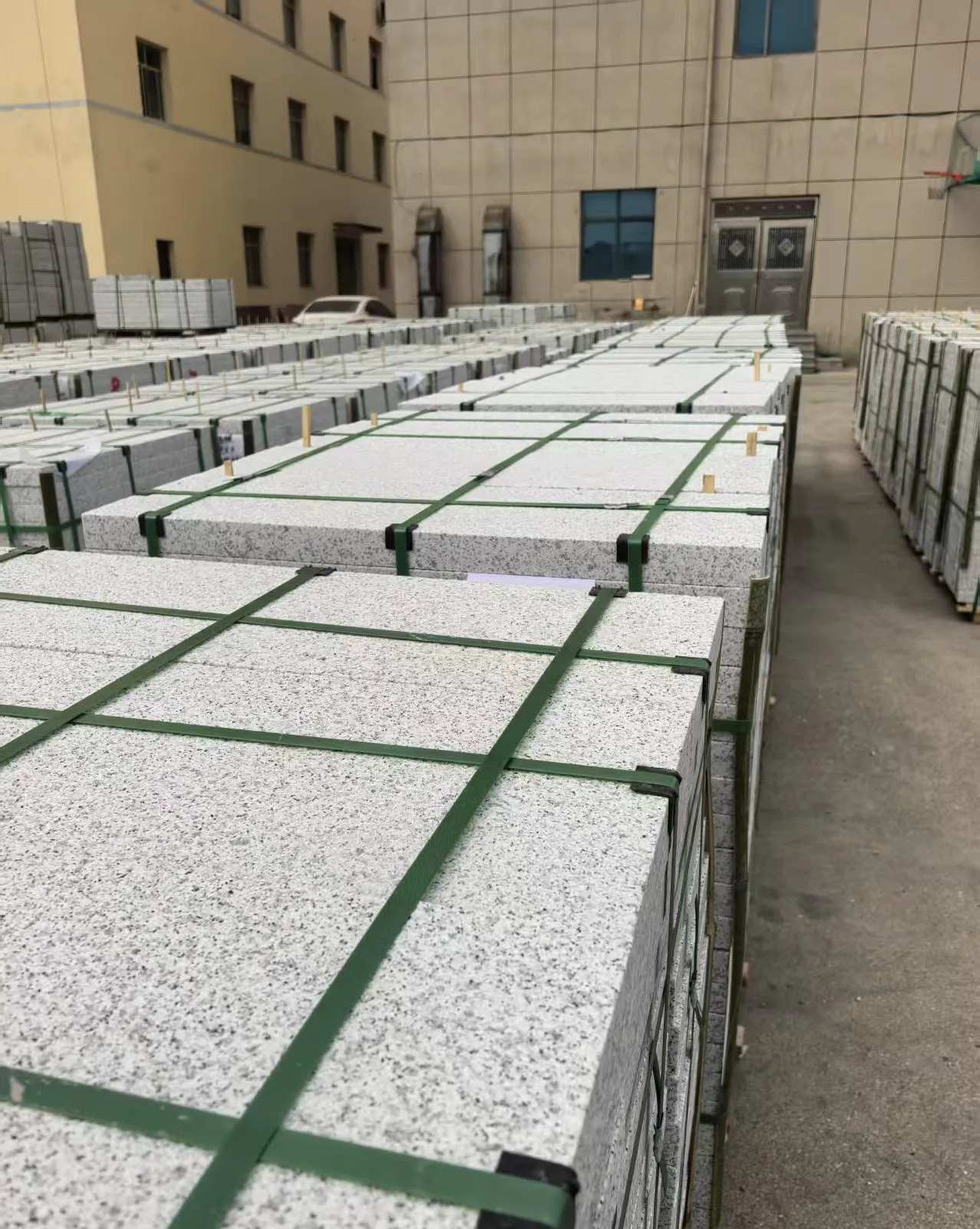 福州 白麻花岗岩5.0公分荔枝面地铺石