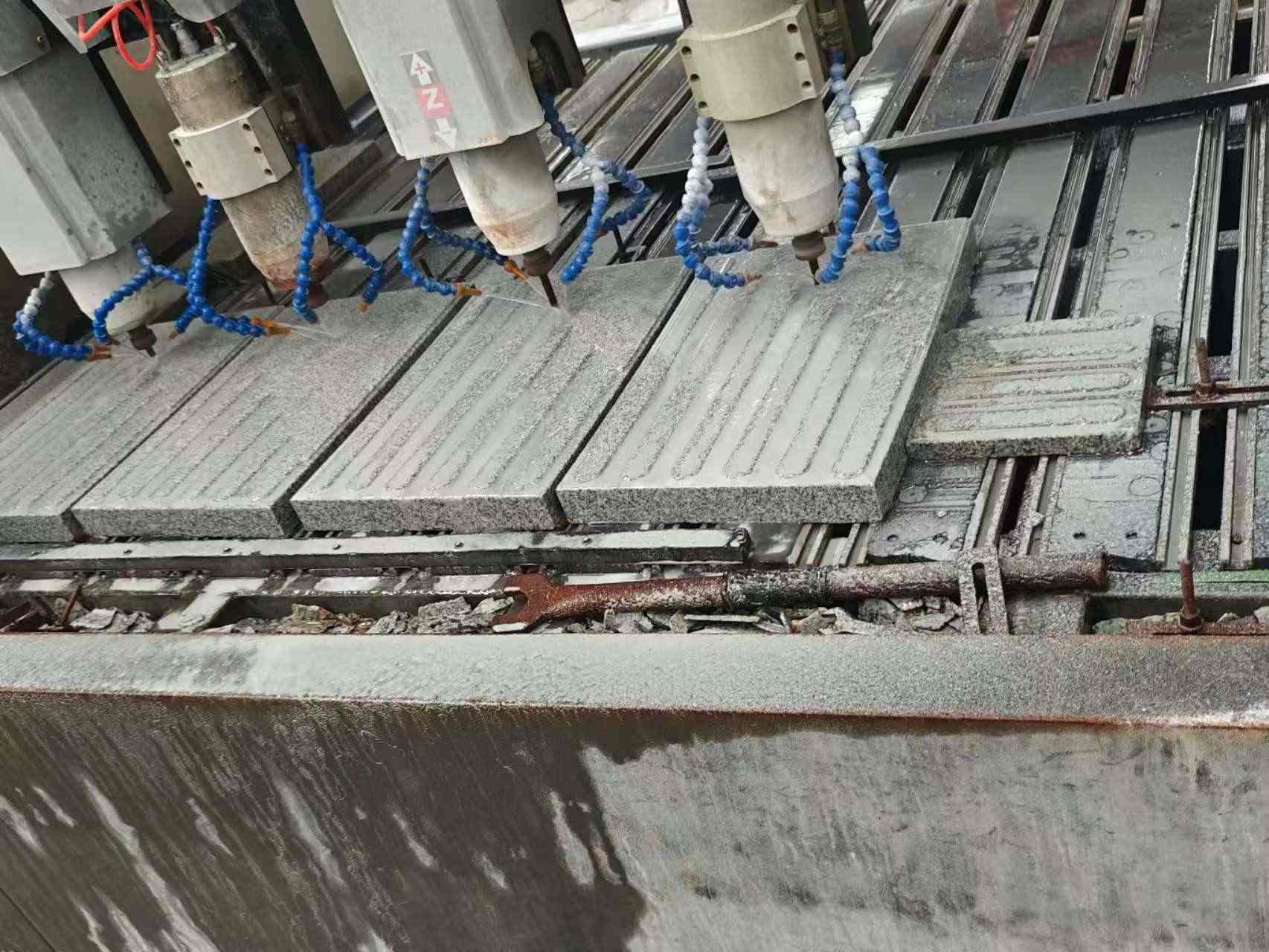 福州 芝麻白花岗岩荔枝面盲道雕刻