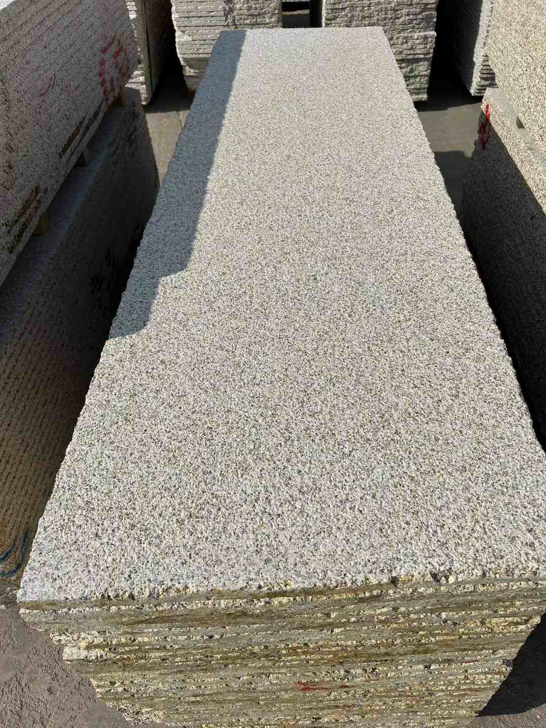 福州 黄金麻花岗岩荔枝面毛板，半成品