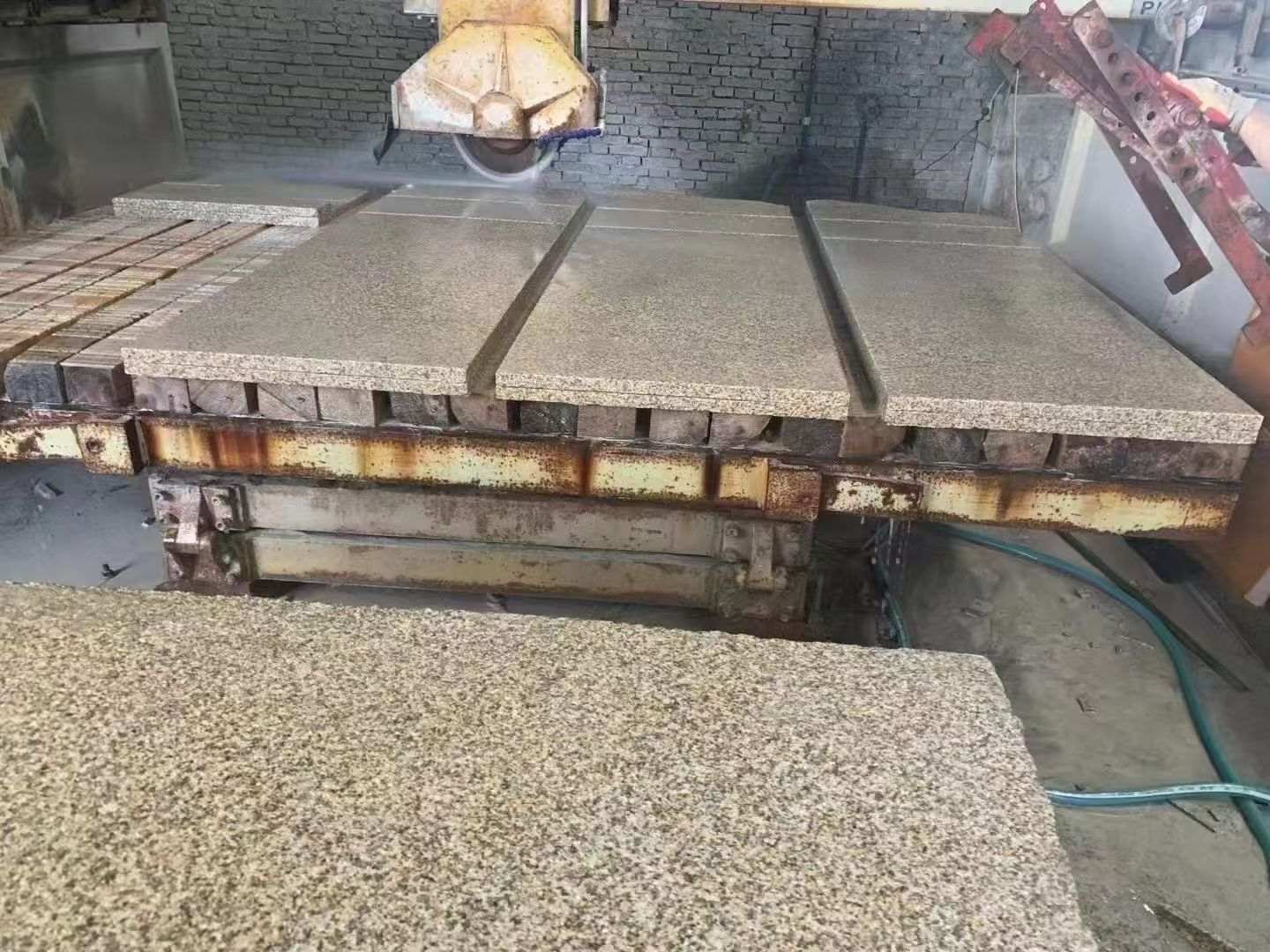 福州 黄金麻荔枝面成品板加工