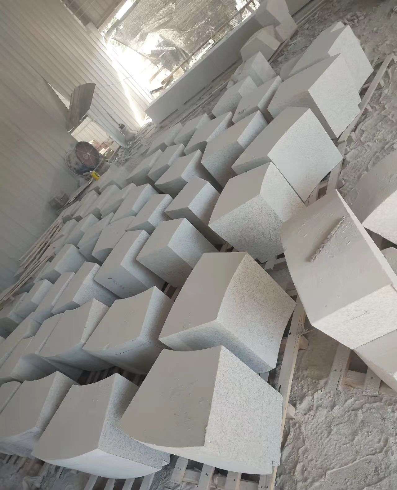 福州 白麻花岗岩异形坐凳