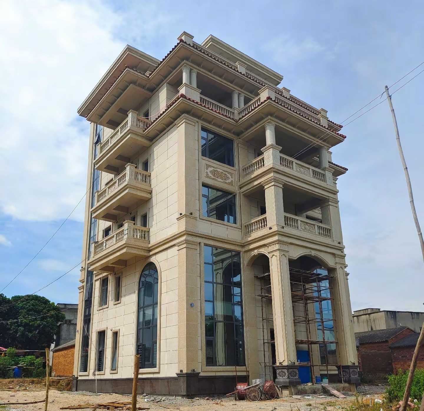 福州 黄金麻花岗岩石材别墅外墙干挂搭配（雕花栏杆花瓶柱门楼罗马柱）